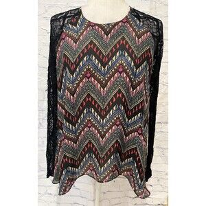 Hazel long-sleeved top with chevron pattern and black lace sleeves Large